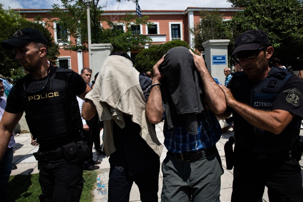 In the act of committing the eight Turkish military officers who fled to Greece in a helicopter requesting political asylum during the failed coup attempt in Turkey, Alexandroupolis, Greece on July 18, 2016. / Στο αυτόφωρο οι 8 Τούρκοι στρατιωτικοί που κρατούνται στην Αλεξανδρούπολη έπειτα από την παράνομη είσοδο τους στην Ελλάδα με ελικόπτερο αιτούμενοι πολιτικό άσυλο κατά την διάρκεια της αποτυχημένης απόπειρας πραξικοπήματος στην Τουρκία, Αλεξανδρούπολη, 18 Ιουλίου 2016.