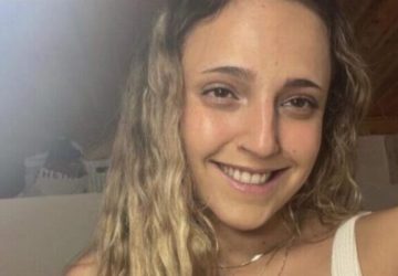 Romi Gonen> Μαμά, με πυροβολούν. Μαμά, νομίζω ότι θα πεθάνω ...
